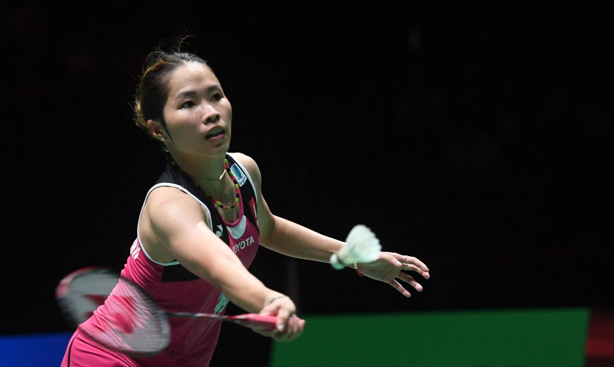 一位在中场 一位在中场