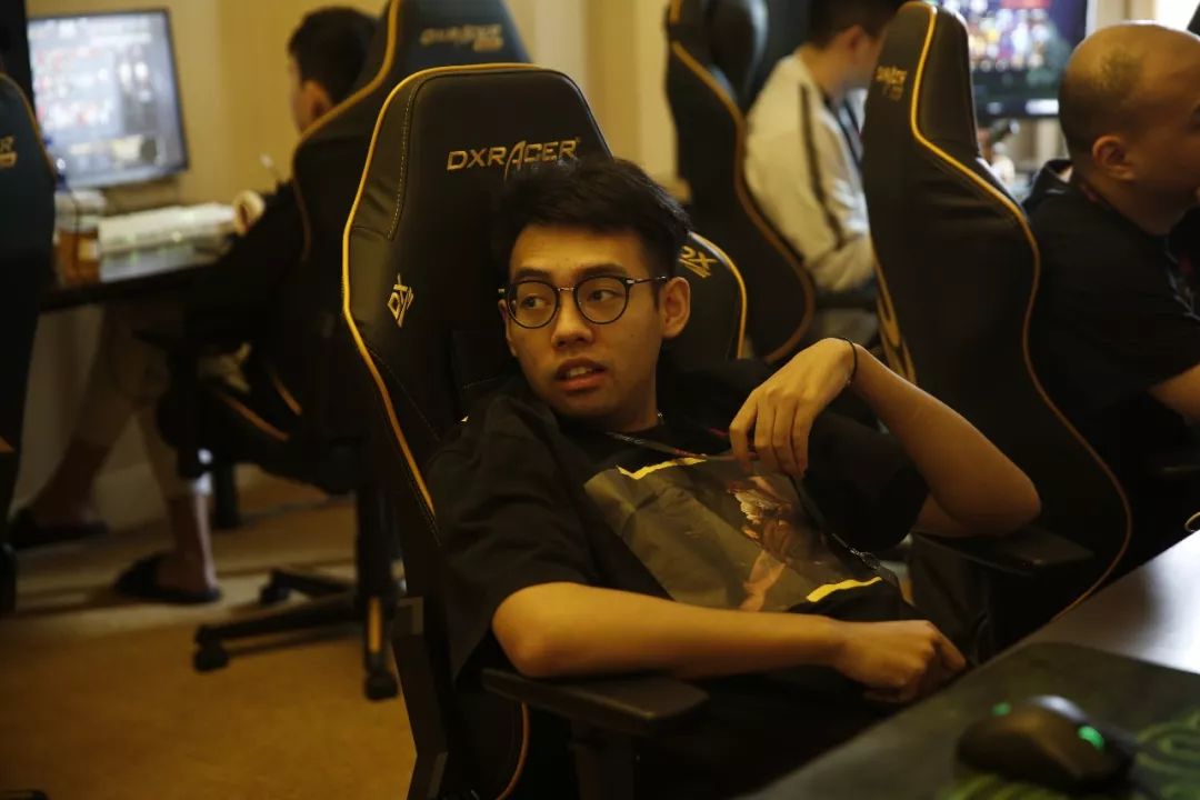 度型球员担 度型球员担